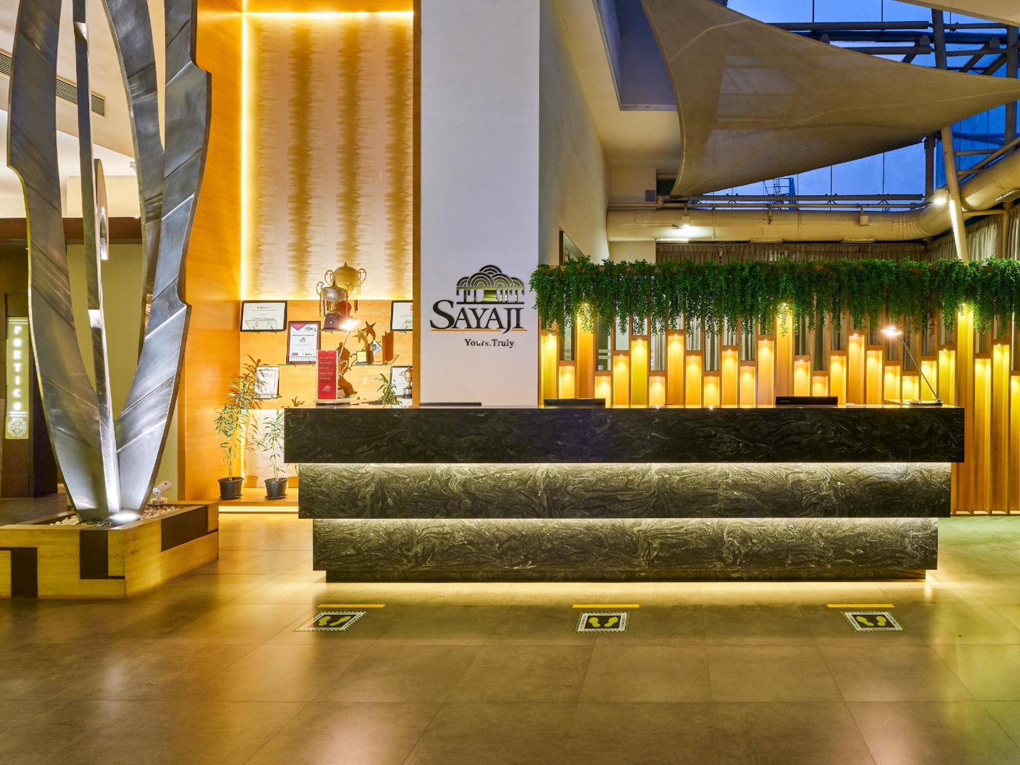 ไสยาชี Hotel Wakad ภายนอก รูปภาพ