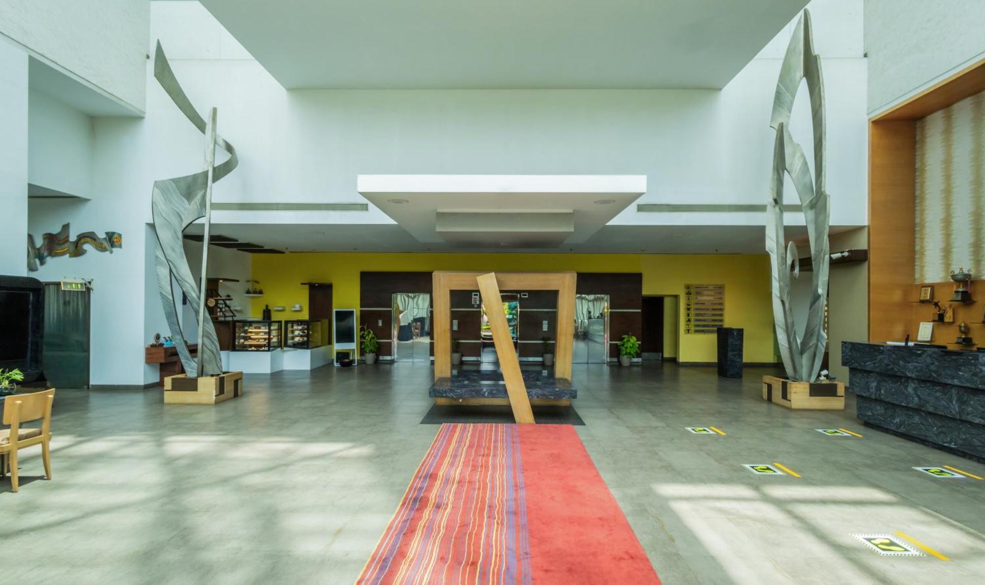 ไสยาชี Hotel Wakad ภายนอก รูปภาพ
